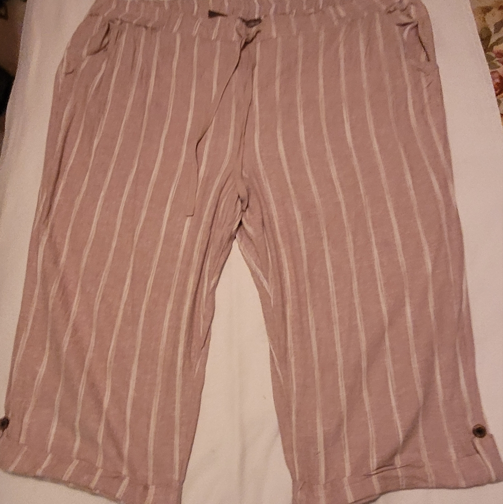 (4X) Beige Linen/Viscose capri pants